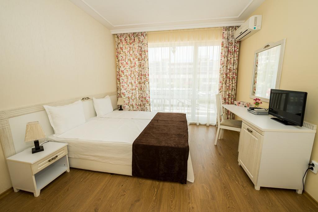 The Step Family Hotel Pantai Sunny Luaran gambar