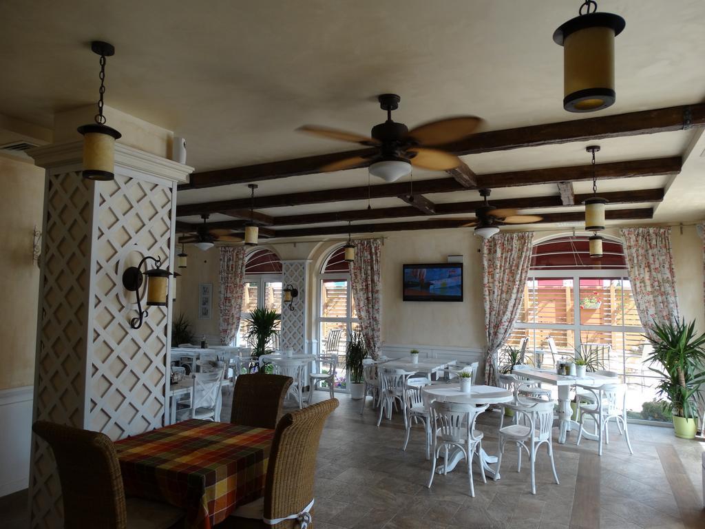 The Step Family Hotel Pantai Sunny Luaran gambar
