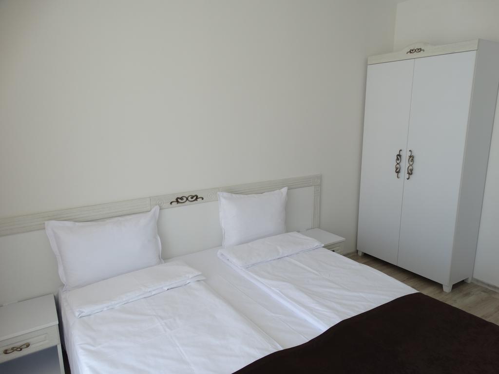 The Step Family Hotel Pantai Sunny Bilik gambar